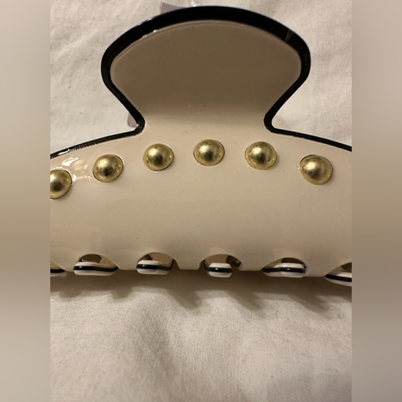 Free People Claw Clip - NWT - Picture 3 of 9